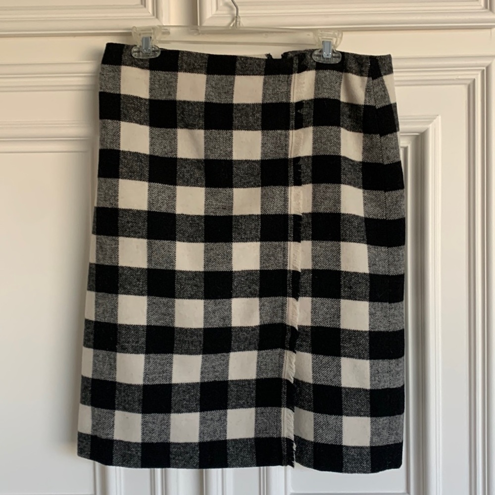 Talbots buffalo check skirt. 23 inches long. 17inches at waist.